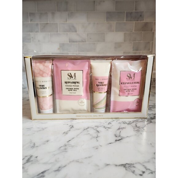Smoke & Mirrors Moisturizing Spa Set With Very Strawberry & Rose Tea - Picture 2 of 4
